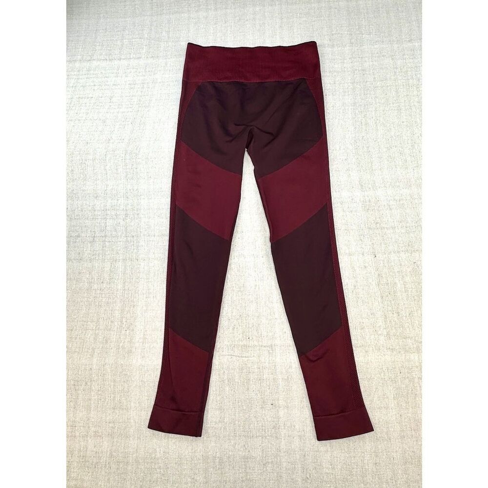 UMBRO Medium Athletic High Rise Workout Performance Activewear Burgundy Women’s